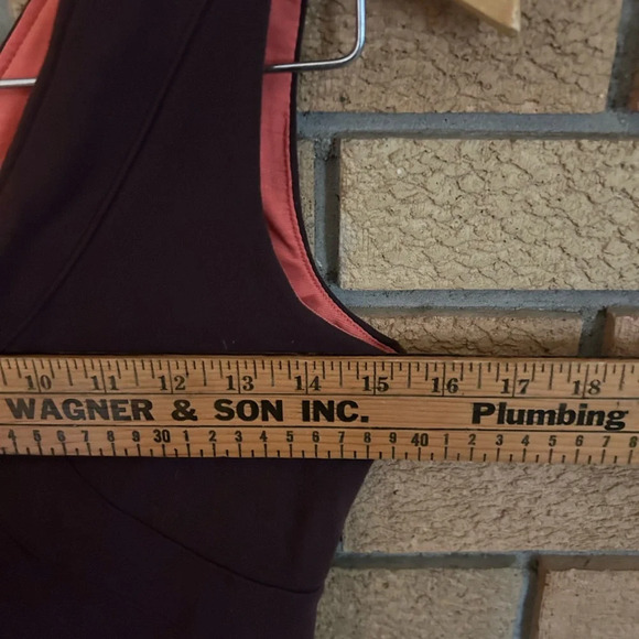 Lululemon Criss Cross V Neck Tank Burgundy Elastic Banded Size 8-10 - Picture 6 of 6